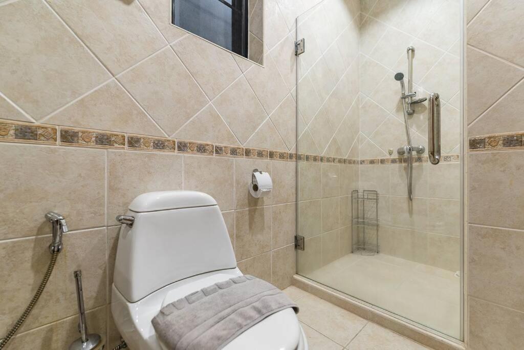 Anb Poolvilla 3Br Walk Private Beach In Pratamnak Pattaya Exterior foto